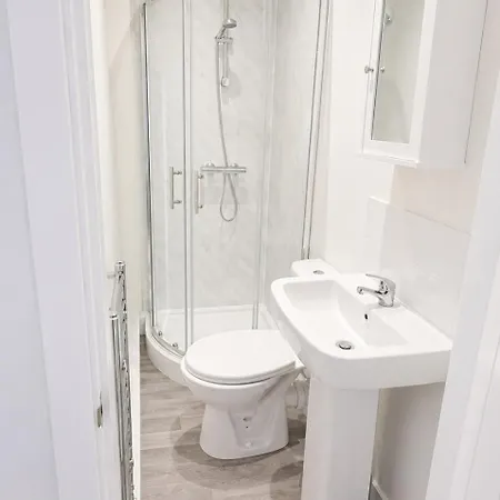 The Aire House - 4 Bed - 4 En-suite House Holiday home