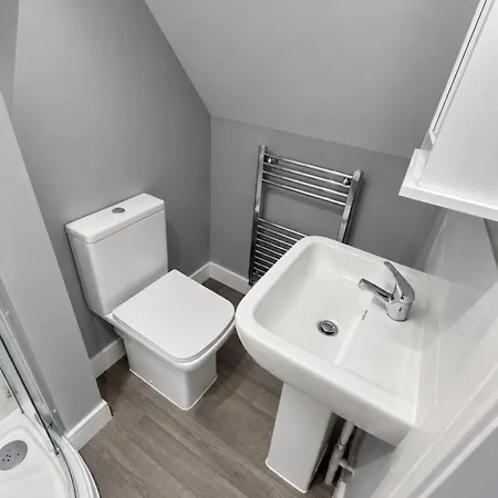 The Aire House - 4 Bed - 4 En-suite House